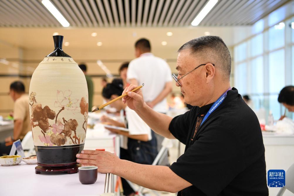 小新棋牌下载